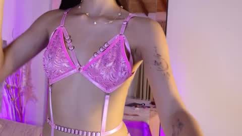 Snapshot of giselleclair chatting on 24, 10, 2025 giselleclair online show from 24, 10, 2025