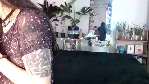 Snapshot of give_me_orgasms chatting on 2, 12, 2024 Nice to meet you my name is Heyli online show from 2, 12, 2024