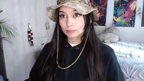 Snapshot of give_me_orgasms chatting on 31, 12, 2024 Nice to meet you my name is Heyli online show from 31, 12, 2024