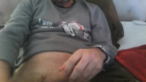 Snapshot of gjustaguym chatting on 4, 1, 2025 gjustaguym online show from 4, 1, 2025