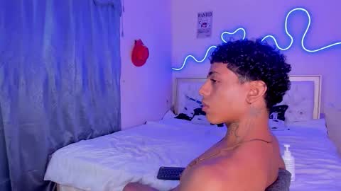 Snapshot of glader_guy chatting on 4, 10, 2025 only for you bby online show from 4, 10, 2025