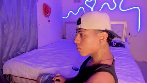 Snapshot of glader_guy chatting on 14, 10, 2025 only for you bby online show from 14, 10, 2025