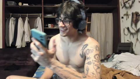 Snapshot of gladiattoor chatting on 22, 12, 2024 edward online show from 22, 12, 2024