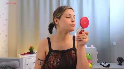 Michelle online show from 27, 10, 2025