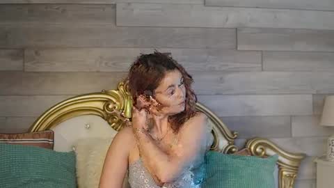 Snapshot of glamourousmom chatting on 15, 12, 2024 CharmingMom online show from 15, 12, 2024