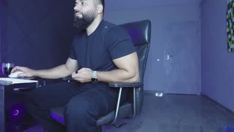 Matthew .. for short call me Matt online show from 27, 11, 2025