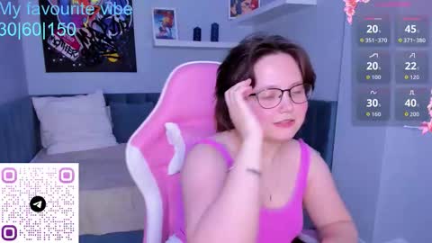 glimmer_goddesss online show from 19, 10, 2025