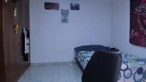 Snapshot of glitch_doll chatting on 4, 11, 2025 NYX online show from 4, 11, 2025