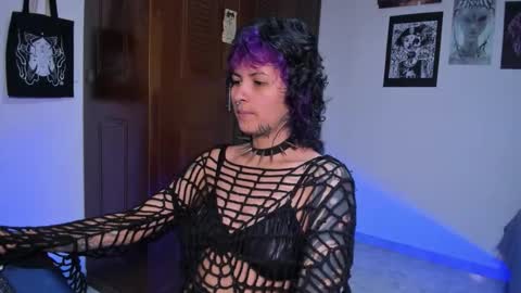 Snapshot of glitch_doll chatting on 20, 11, 2025 NYX online show from 20, 11, 2025