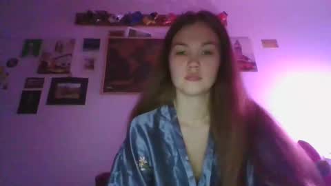 glitter_doll online show from 4, 1, 2025