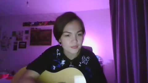 glitter_doll online show from 15, 1, 2025