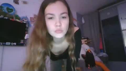 glitter_doll online show from 18, 1, 2025