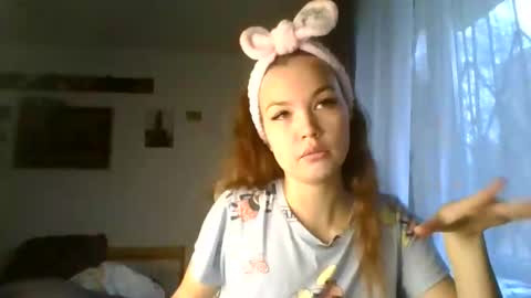 glitter_doll online show from 27, 1, 2025