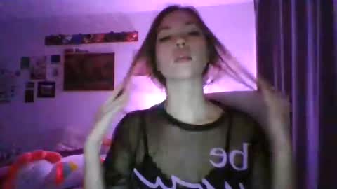 glitter_doll online show from 28, 1, 2025