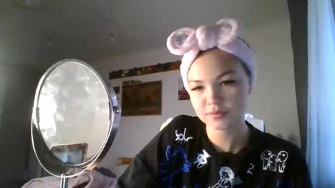 glitter_doll online show from 29, 1, 2025