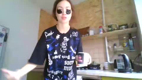 glitter_doll online show from 30, 1, 2025
