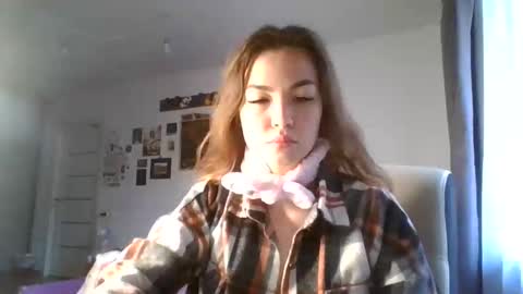 glitter_doll online show from 2, 2, 2025