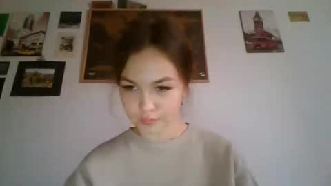glitter_doll online show from 7, 2, 2025
