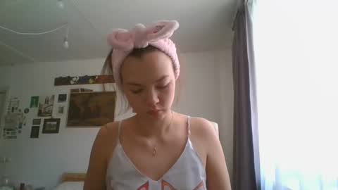 glitter_doll online show from 25, 2, 2025