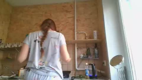 glitter_doll online show from 28, 2, 2025