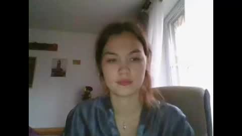 glitter_doll online show from 4, 3, 2025