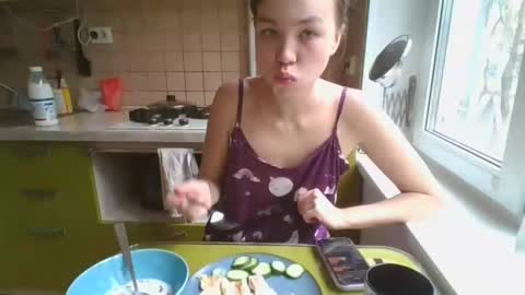glitter_doll online show from 6, 3, 2025