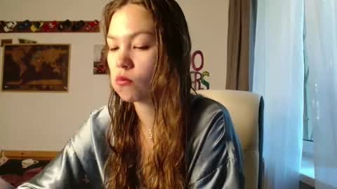 glitter_doll online show from 11, 9, 2025