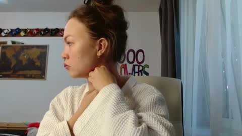 glitter_doll online show from 26, 9, 2025