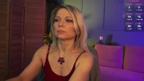 Snapshot of gloria_lovely chatting on 9, 10, 2025 Gloria online show from 9, 10, 2025