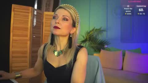 Snapshot of gloria_lovely chatting on 28, 10, 2025 Gloria online show from 28, 10, 2025