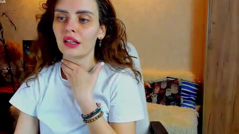 Gloria Wood online show from 5, 12, 2025