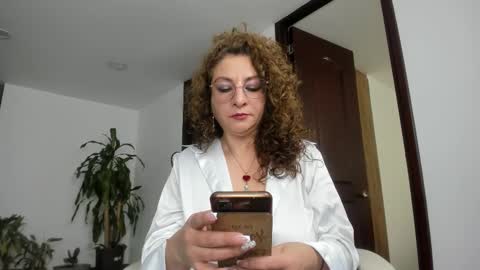 Snapshot of gloriacrespo chatting on 3, 3, 2025 gloriacrespo online show from 3, 3, 2025