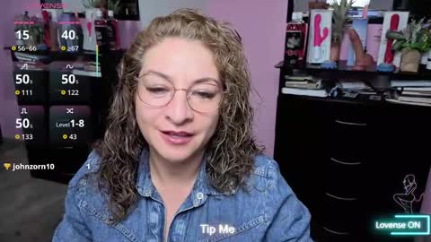 Snapshot of gloriacrespo chatting on 3, 10, 2025 gloriacrespo online show from 3, 10, 2025