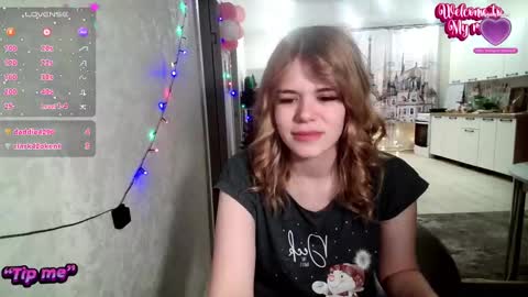 Snapshot of glossy_girl_1 chatting on 1, 1, 2025 Roxy online show from 1, 1, 2025