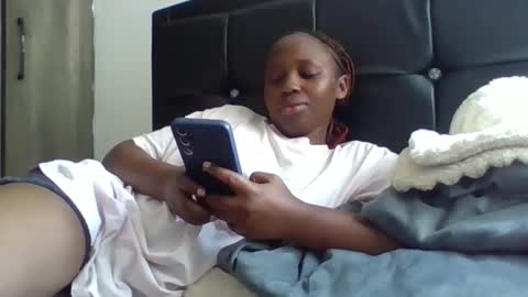 Snapshot of glossybae chatting on 18, 10, 2025 glossybae online show from 18, 10, 2025