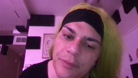 Glow Goddess online show from 22, 12, 2025