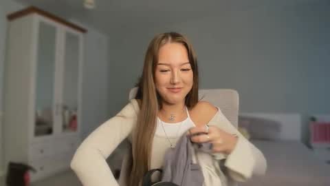 Lina online show from 28, 10, 2025