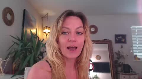 Snapshot of god_size chatting on 20, 2, 2025 Alisha Dallas online show from 20, 2, 2025