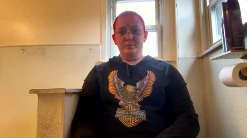 Snapshot of goddess182002 chatting on 27, 10, 2025 goddess182002 online show from 27, 10, 2025