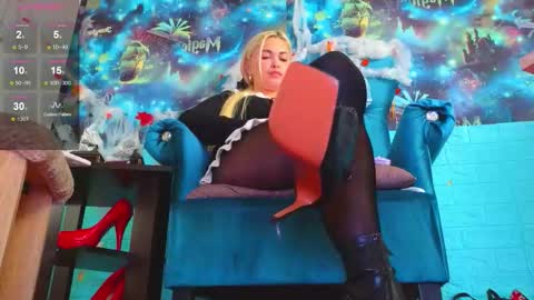 Mrs. Isabella online show from 23, 10, 2025