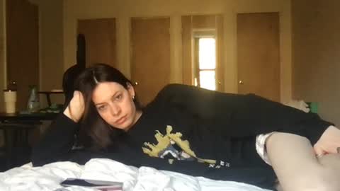 Snapshot of goddess_larz chatting on 5, 11, 2025 goddess_larz online show from 5, 11, 2025