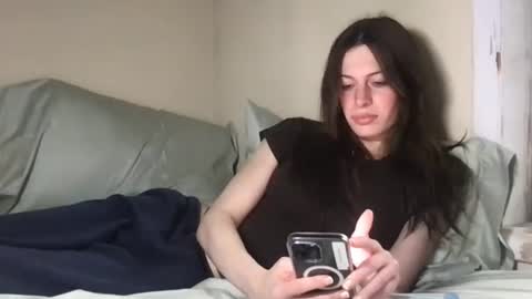 Snapshot of goddess_larz chatting on 9, 11, 2025 goddess_larz online show from 9, 11, 2025