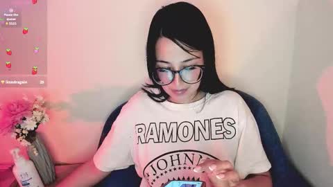 Snapshot of goddess_martina chatting on 25, 11, 2025 M A R T I N A online show from 25, 11, 2025