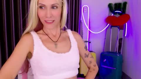 Snapshot of goddess_stars chatting on 20, 2, 2026 Katarina online show from 20, 2, 2026