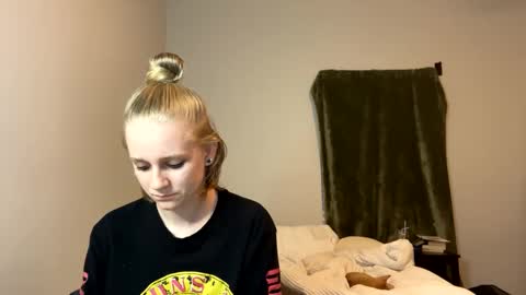 feyaa22 online show from 9, 12, 2024