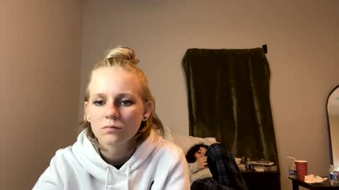 feyaa22 online show from 15, 12, 2024