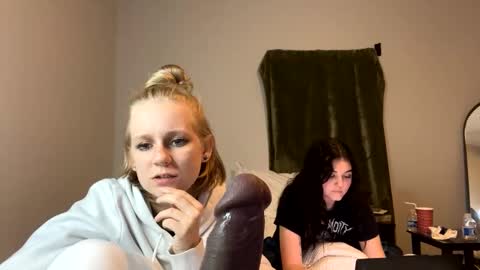 feyaa22 online show from 15, 12, 2024