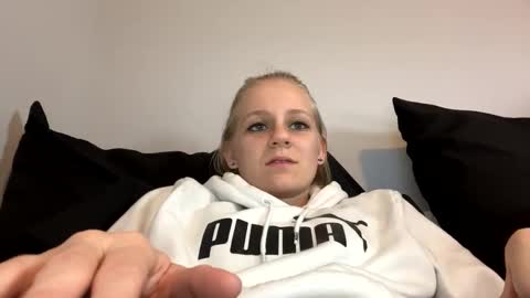 feyaa22 online show from 16, 12, 2024