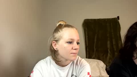 feyaa22 online show from 18, 12, 2024