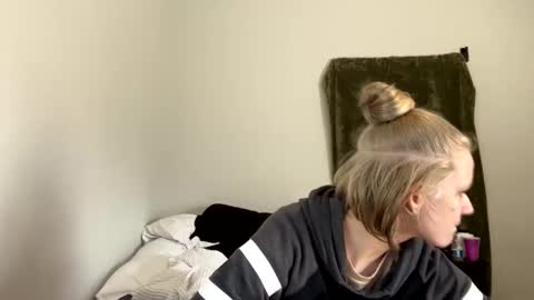 feyaa22 online show from 19, 12, 2024